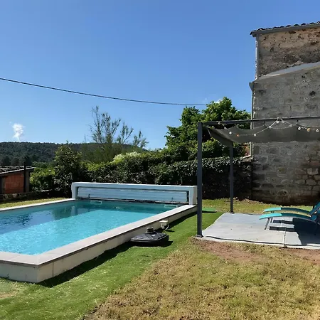 La Maison Bleue Du Plot