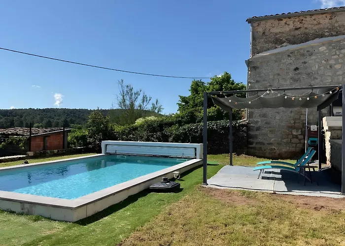 La Maison Bleue Du Plot