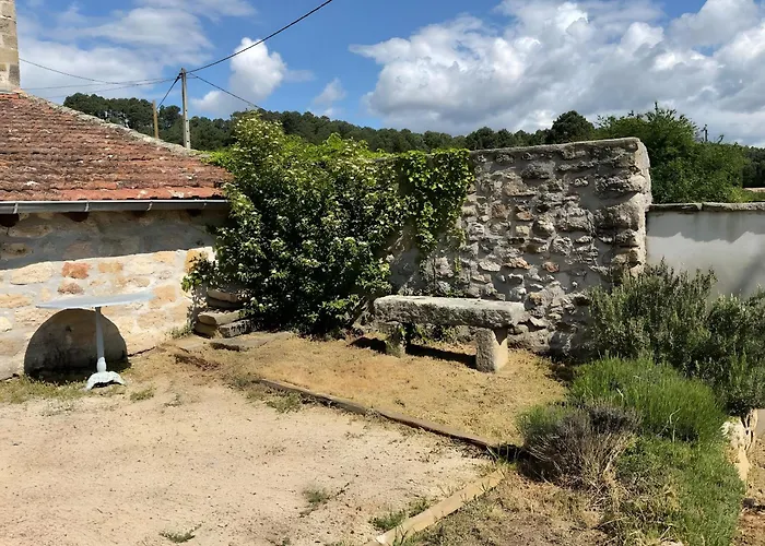 La Maison Bleue Du Plot *